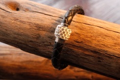 Bracelet en cuir de zébu - Atelier IZAHO - Madagascar 12