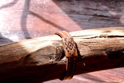 Bracelet en cuir de zébu - Atelier IZAHO - Madagascar 16