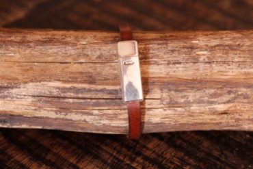 Bracelet en cuir de zébu - Atelier IZAHO - Madagascar 36