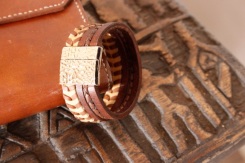 Bracelet IZAHO en cuir de Zébu - Madagascar - artisanat de Madagascar 6