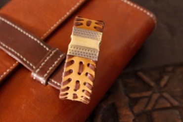 Bracelet IZAHO en cuir de Zébu - Madagascar - artisanat de Madagascar