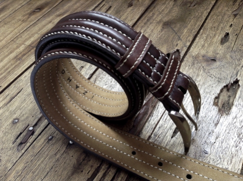 Petite sacoche de ceinture en cuir - Maroquinerie Izaho - Madagascar 8